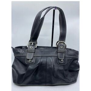 Vintage Coach Soho shoulder bag in black leather.